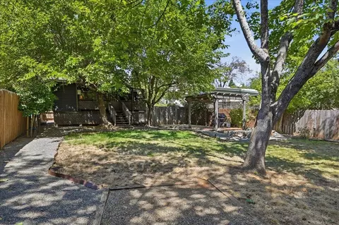 Exterior - 623 Brighton St, Grass Valley, CA 95945 photo 9 of 10