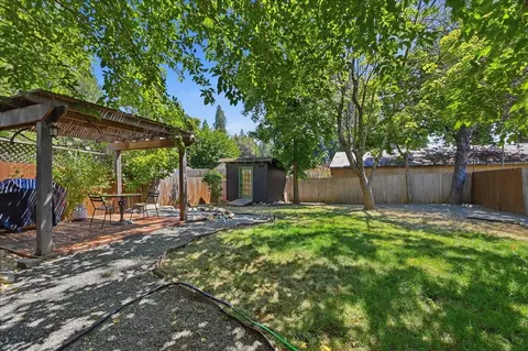 Exterior - 623 Brighton St, Grass Valley, CA 95945 photo 8 of 10