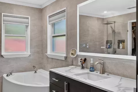 Bath - 4500 Longhorn St, Carmichael, CA 95608 photo 6 of 8
