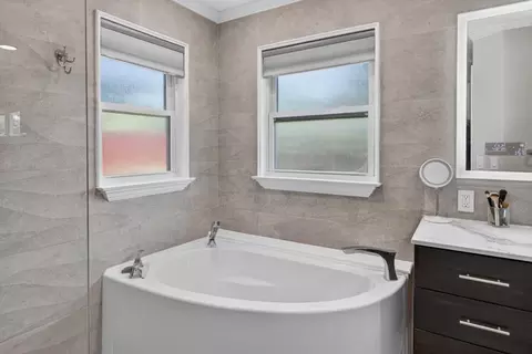 Bath - 4500 Longhorn St, Carmichael, CA 95608 photo 8 of 8