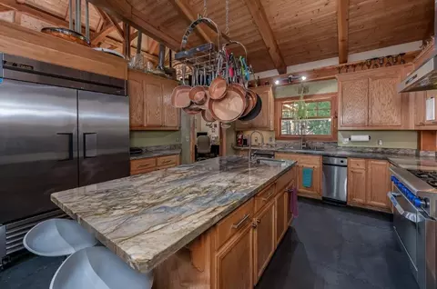 Kitchen - 1343 Oak Cir, Arnold, CA 95223 photo 3 of 4