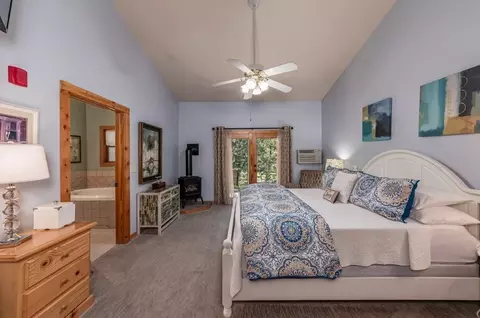 Bedroom - 1343 Oak Cir, Arnold, CA 95223 photo 4 of 6