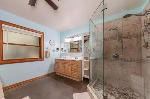 Bath - 1343 Oak Cir, Arnold, CA 95223 photo 8 of 9