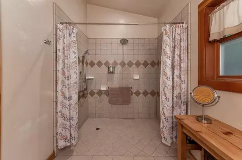 Bath - 1343 Oak Cir, Arnold, CA 95223 photo 7 of 9