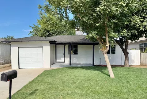 Exterior - 1117 Manor Dr, Modesto, CA 95351 photo 2 of 6