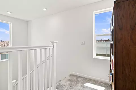 Entry Way - 547 Estancia St, Lathrop, CA 95330 photo 3 of 4