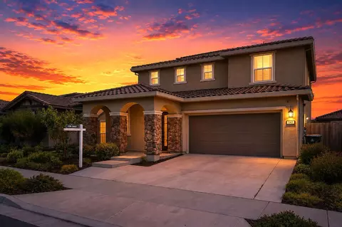 Exterior - 547 Estancia St, Lathrop, CA 95330 photo 4 of 11