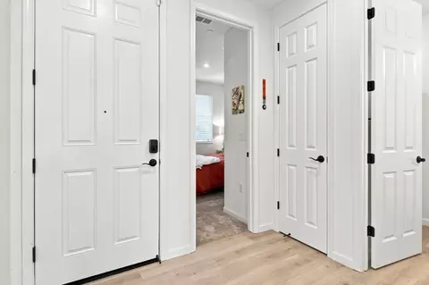 Entry Way - 547 Estancia St, Lathrop, CA 95330 photo 2 of 4