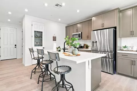 Kitchen - 547 Estancia St, Lathrop, CA 95330 photo 6 of 7
