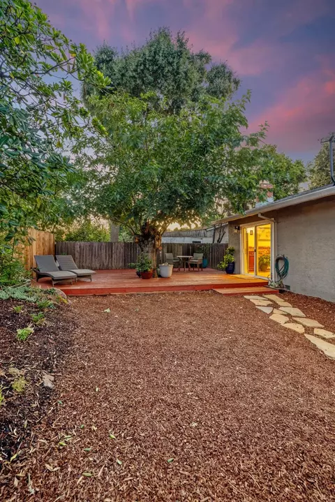 Exterior - 2420 Temple Dr, Davis, CA 95618 photo 11 of 12