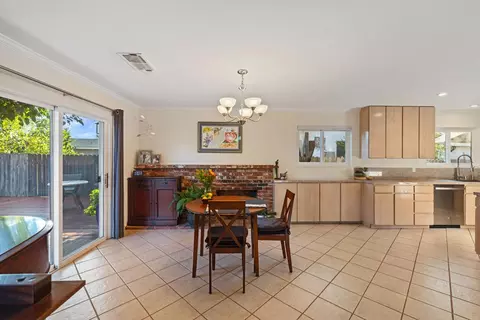 Dining - 2420 Temple Dr, Davis, CA 95618 photo 1 of 2
