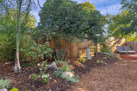 Exterior - 2420 Temple Dr, Davis, CA 95618 photo 6 of 12