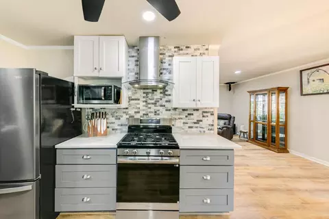 Kitchen - 3044 Evergreen Ct, Georgetown, CA 95634 photo 2 of 6