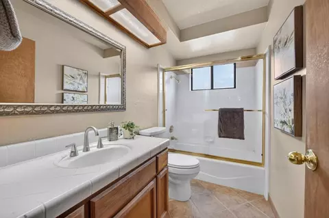 Bath - 5522 Engle Rd, Carmichael, CA 95608 photo 1 of 7