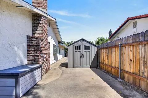 Exterior - 5522 Engle Rd, Carmichael, CA 95608 photo 2 of 3