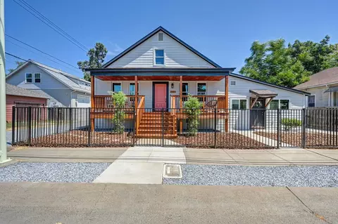 3307 37th St, Sacramento, CA 95817