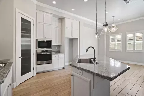 Kitchen - 2269 Canard Pl, Manteca, CA 95337 photo 2 of 6