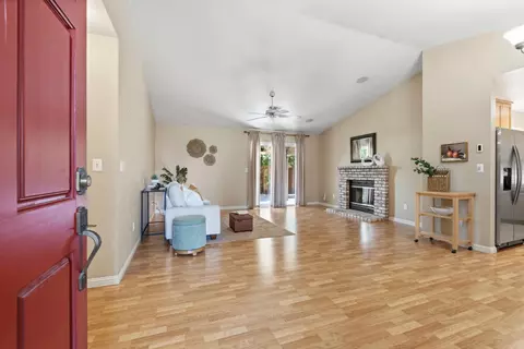 Entry Way - 352 Crowley Dr, Turlock, CA 95382 photo 1 of 4