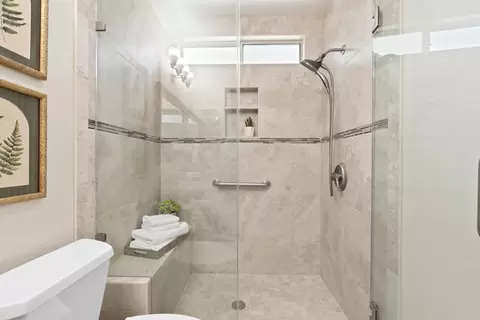Bath - 352 Crowley Dr, Turlock, CA 95382 photo 3 of 5