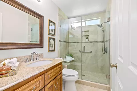 Bath - 352 Crowley Dr, Turlock, CA 95382 photo 1 of 5