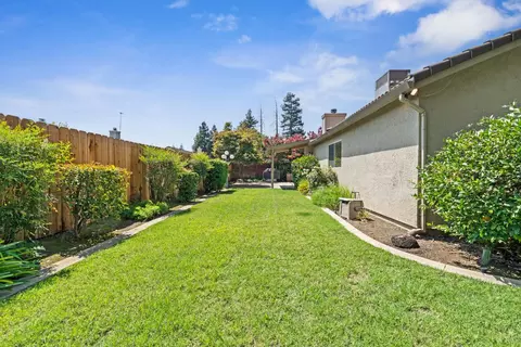 Exterior - 352 Crowley Dr, Turlock, CA 95382 photo 8 of 8
