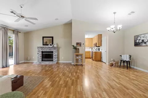 Living - 352 Crowley Dr, Turlock, CA 95382 photo 2 of 4