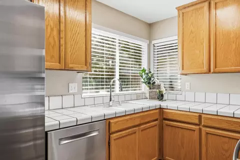 Kitchen - 352 Crowley Dr, Turlock, CA 95382 photo 2 of 2