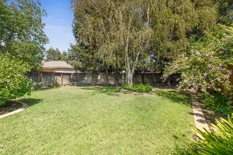 Exterior - 352 Crowley Dr, Turlock, CA 95382 photo 5 of 8