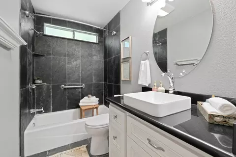 Bath - 352 Crowley Dr, Turlock, CA 95382 photo 4 of 5