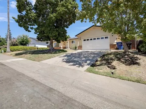 Exterior - 5274 Heritage Dr, Carmichael, CA 95608 photo 3 of 11