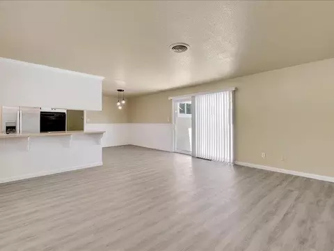 Living - 5274 Heritage Dr, Carmichael, CA 95608 photo 3 of 8