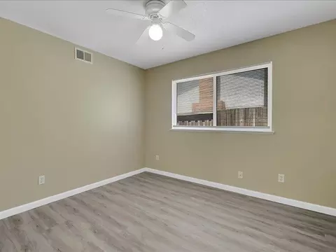Bedroom - 5274 Heritage Dr, Carmichael, CA 95608 photo 6 of 8