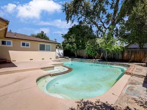 Exterior - 5274 Heritage Dr, Carmichael, CA 95608 photo 8 of 11
