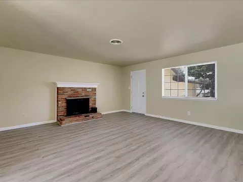 Living - 5274 Heritage Dr, Carmichael, CA 95608 photo 4 of 8
