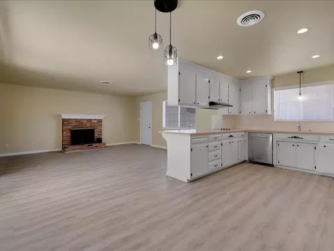 Living - 5274 Heritage Dr, Carmichael, CA 95608 photo 1 of 8