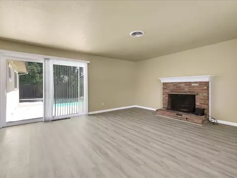 Living - 5274 Heritage Dr, Carmichael, CA 95608 photo 5 of 8