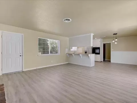 Living - 5274 Heritage Dr, Carmichael, CA 95608 photo 2 of 8