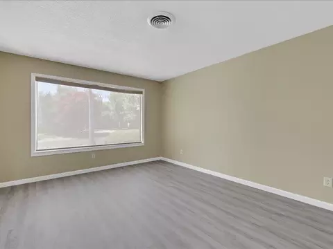 Living - 5274 Heritage Dr, Carmichael, CA 95608 photo 7 of 8