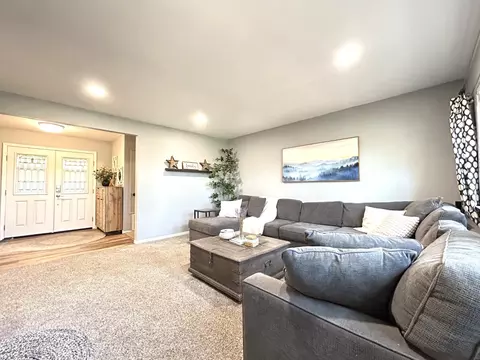Living - 3952 Rustic Rd, Cameron Park, CA 95682 photo 3 of 4