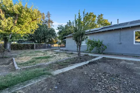 Exterior - 4825 Second St, Modesto, CA 95357 photo 2 of 6