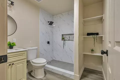 Bath - 4825 Second St, Modesto, CA 95357 photo 1 of 15