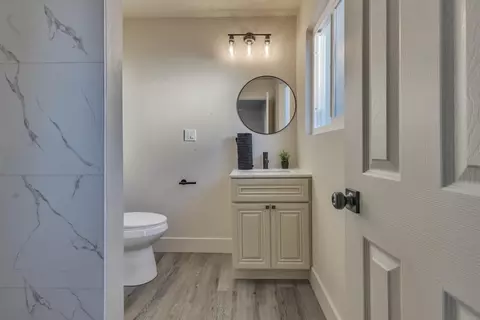 Bath - 4825 Second St, Modesto, CA 95357 photo 3 of 15