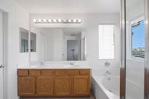 Bath - 442 Olivine Ave, Lathrop, CA 95330 photo 3 of 4