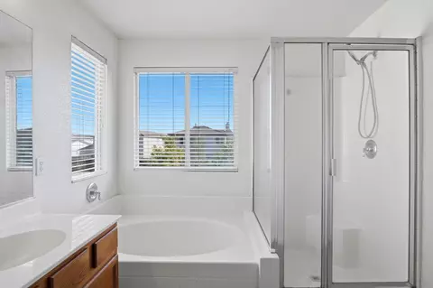 Bath - 442 Olivine Ave, Lathrop, CA 95330 photo 4 of 4