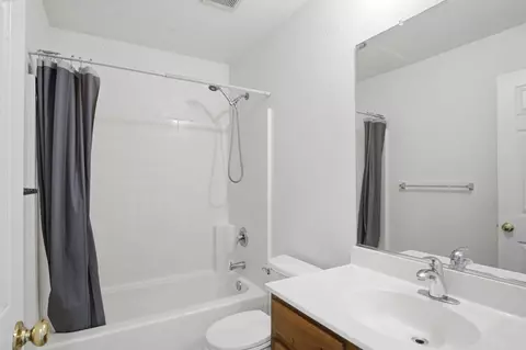 Bath - 442 Olivine Ave, Lathrop, CA 95330 photo 2 of 4