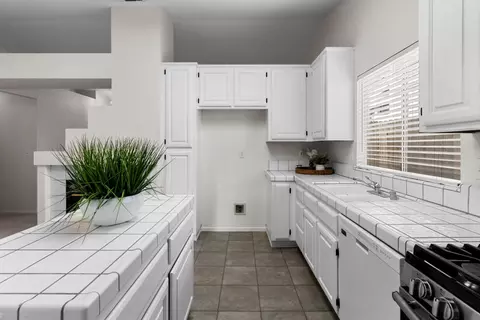 Kitchen - 4623 Durham Rd, Rocklin, CA 95765 photo 6 of 6