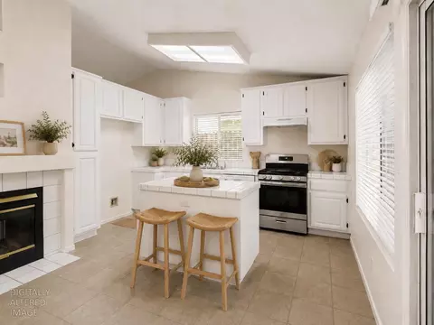 Kitchen - 4623 Durham Rd, Rocklin, CA 95765 photo 2 of 6