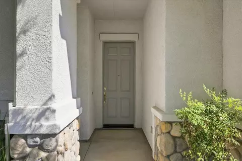 Entry Way - 2823 Springfield Dr, Rocklin, CA 95765 photo 1 of 2