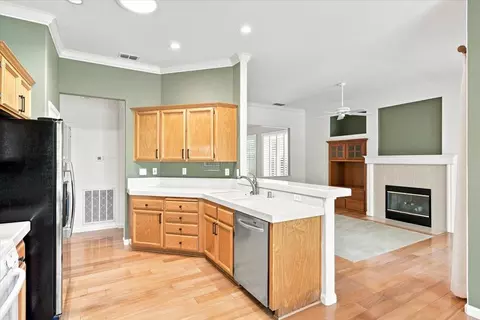 Kitchen - 2823 Springfield Dr, Rocklin, CA 95765 photo 3 of 4