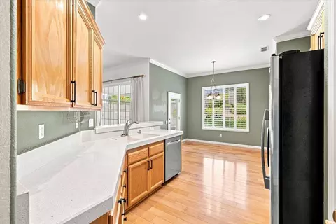Kitchen - 2823 Springfield Dr, Rocklin, CA 95765 photo 4 of 4